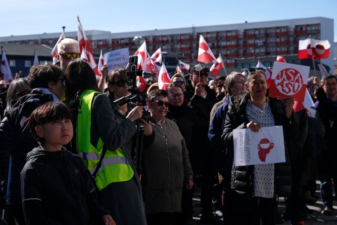 default-563 People gather to protest on the day of the opening of a new U.S. consulate in Nuuk, Greenland, May 21, 2026.